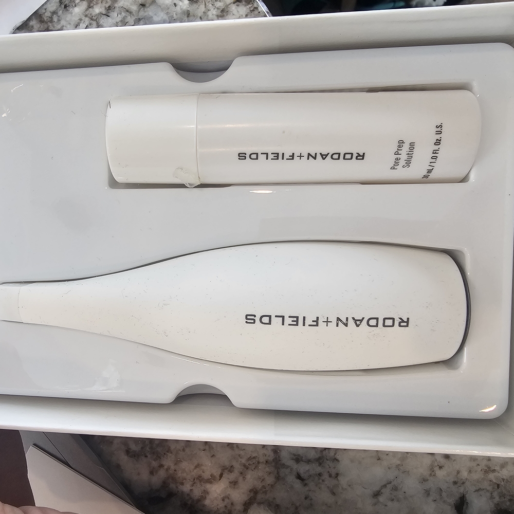 Rodan + Fields Skincare Device Set in White